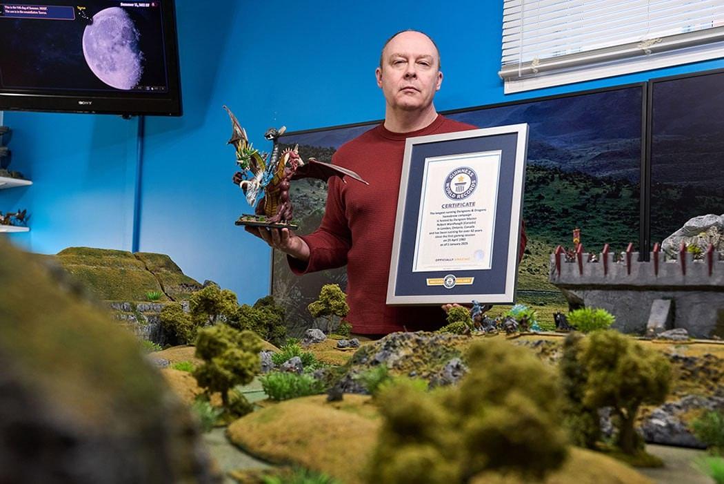 Самая долгая партия в Dungeons & Dragons длится уже 43 года. Она официально занесена в Книгу рекордов Гиннесса.