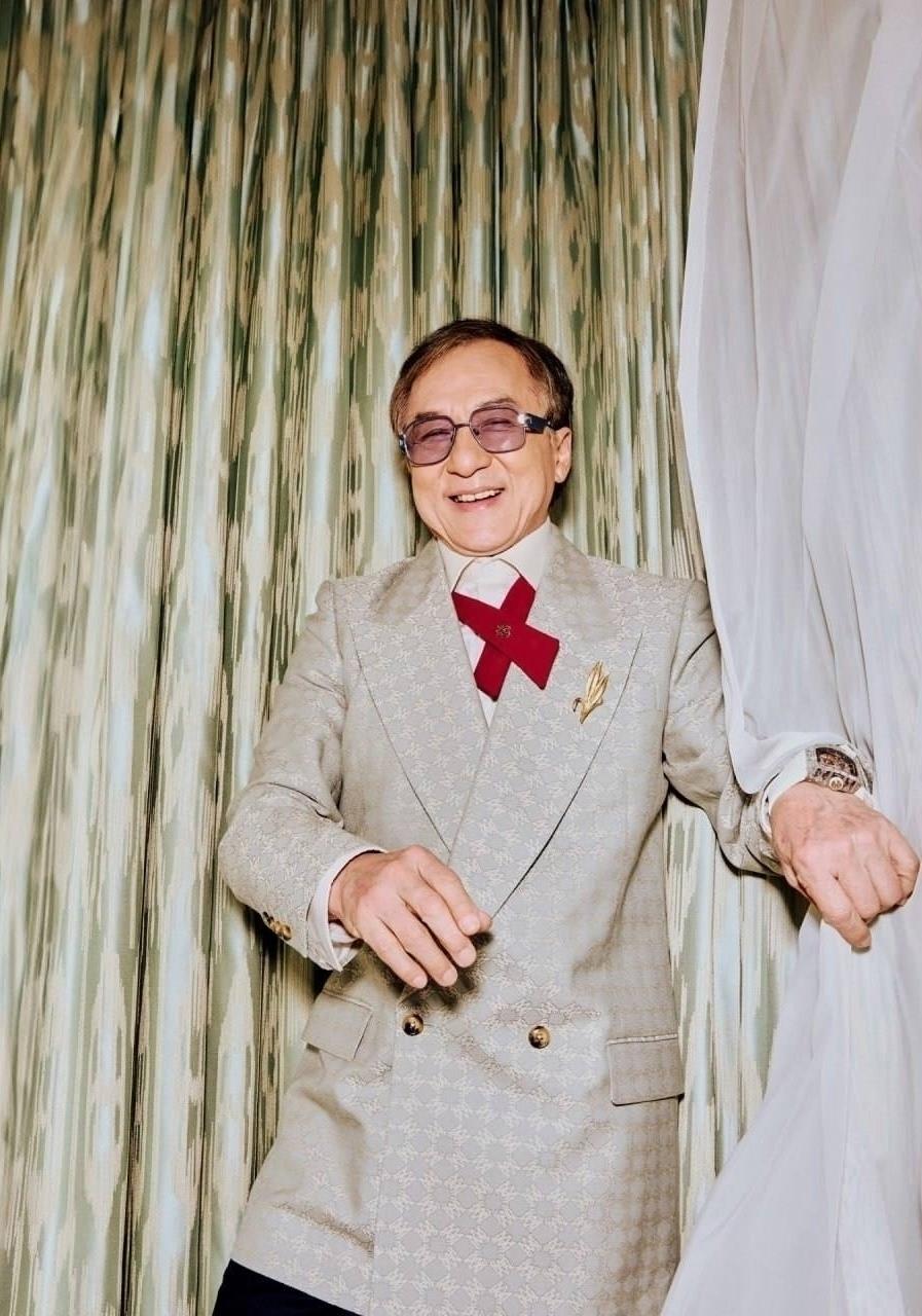 71-летний Джеки Чан поделился новыми фото 🔥