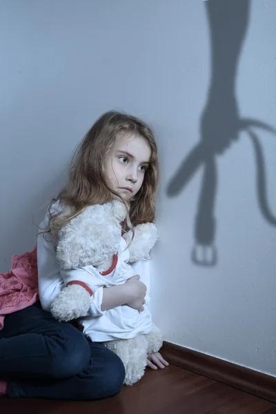 Кристина Лаврова из Тюмени поймала себя на мысли, что всё время повторяет своему ребенку одно и то же: «убери», «помоги», «отложи телефон», «сделай сам».