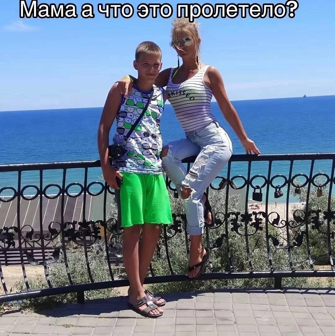 А мама совсем не постарела