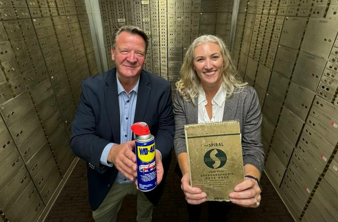 Оказывается, оригинальная формула WD-40 настолько засекречена, что даже глава компании ждал больше 30 лет работы, чтобы взглянуть на неё.