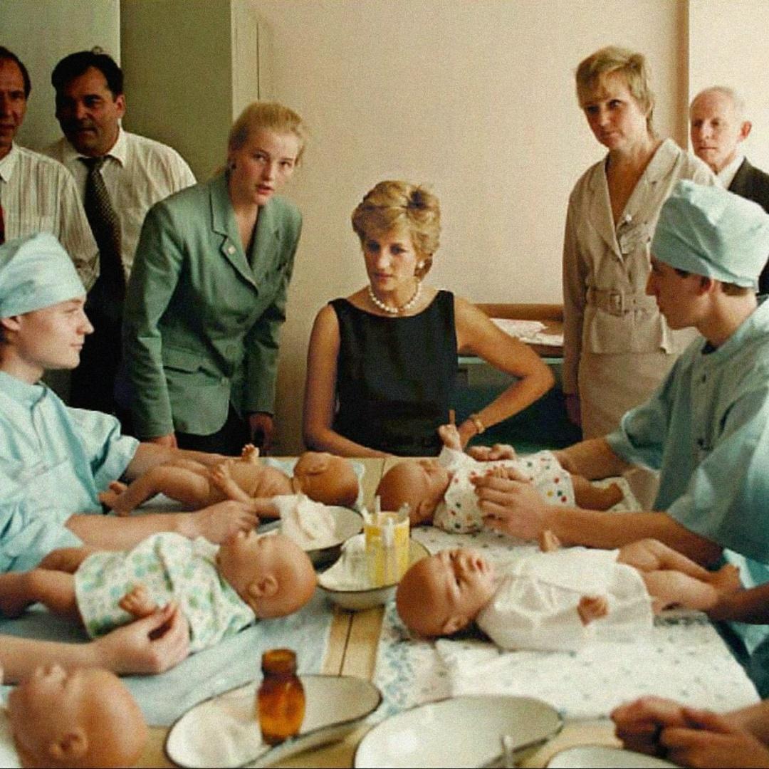 Единственный визит принцессы Дианы в Москву. Летом 1995 года она приехала, чтобы помочь детям.