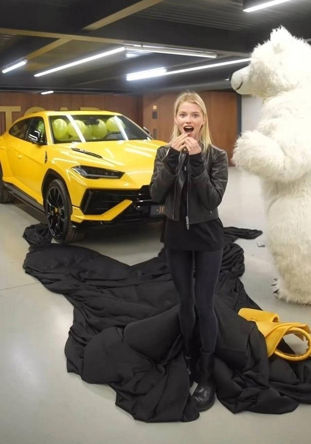 Алла Брулетова опровергла свои предыдущие заявления о том, что Lamborghini Urus она приобрела собственными усилиями. Теперь стало известно, что роскошный автомобиль ей преподнес Меллстрой.