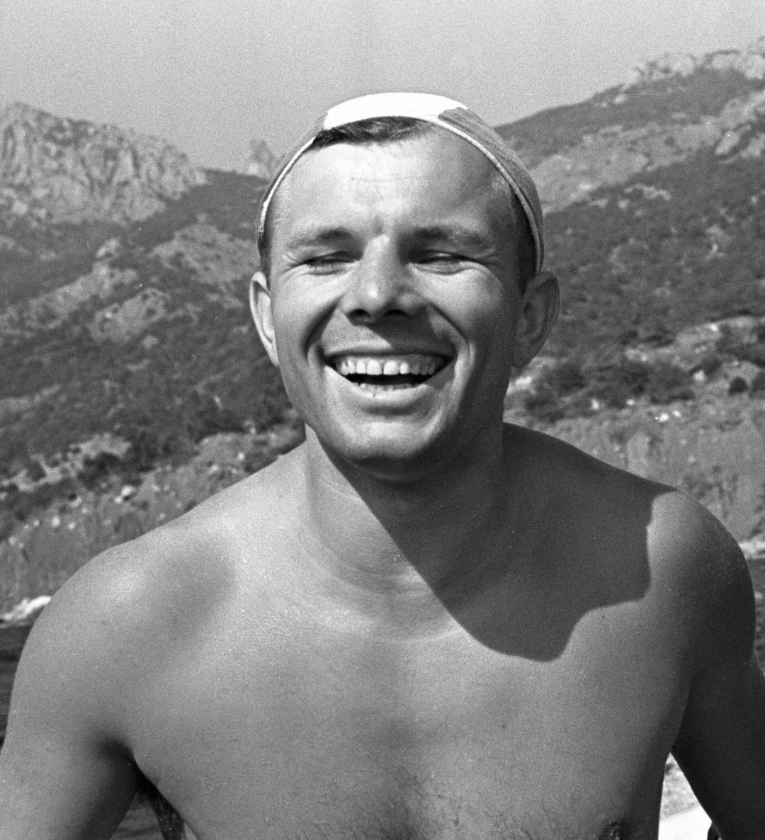 Перед полётом Гагарин записал три разных обращения к народу. Для трёх ситуаций: