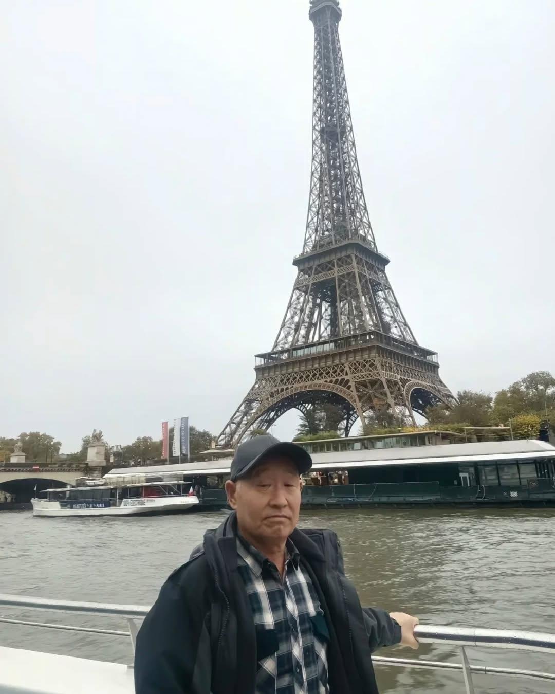 Фотографии недовольного китайца завирусились в интернете.