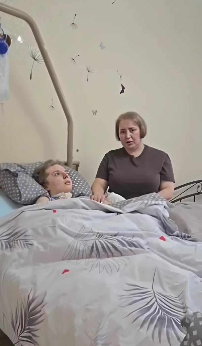 "Здравствуйте. Меня зовут Ирина, я мама Дарьи Ермаковой, ей 22.